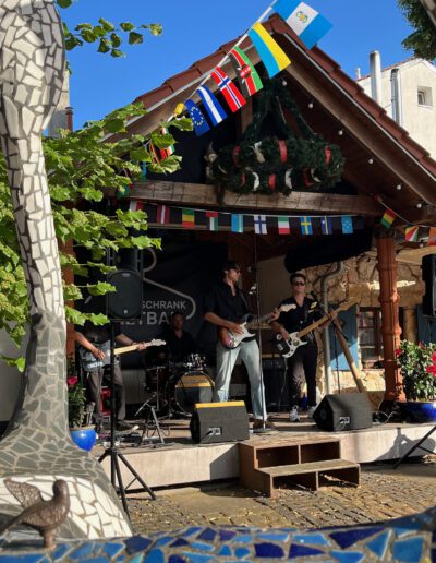 Hoffest mit der Band Kleiderschrank Faltbar